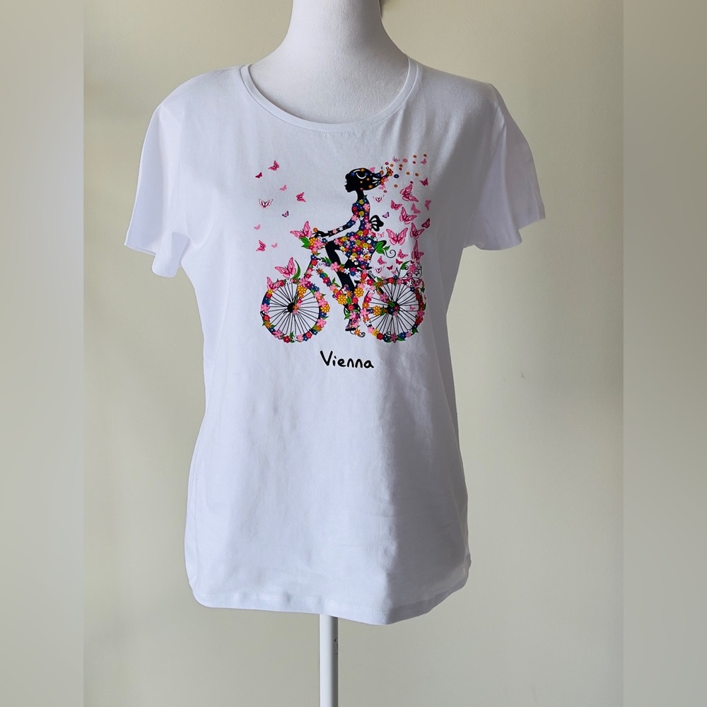 White Women’s Short Sleeve T-Shirt with Colorful Bicycle Design Size Medium NWT